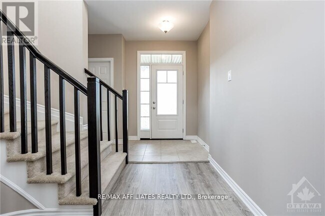 226 Cranesbill Rd in Ottawa, ON - Building Photo - Building Photo