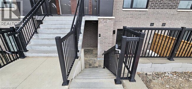 40 Palace St in Kitchener, ON - Building Photo - Building Photo