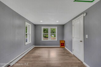 664 Laurel Dr in Tobyhanna, PA - Building Photo - Building Photo