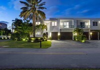 1005 Bucida Rd in Delray Beach, FL - Foto de edificio - Building Photo