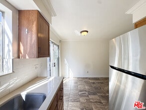 750 Hyperion Ave in Los Angeles, CA - Building Photo - Building Photo