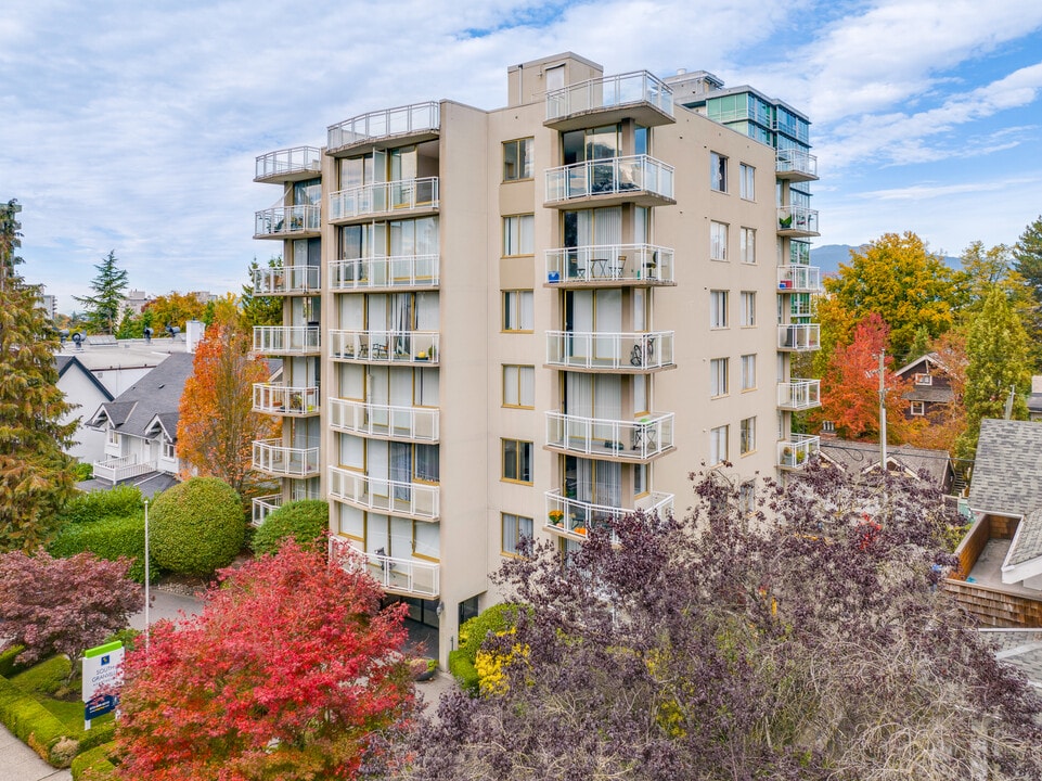 1355 West 14th in Vancouver, BC - Building Photo