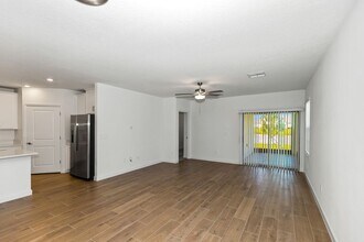 10721 Gable Dig Lp in San Antonio, FL - Building Photo - Building Photo