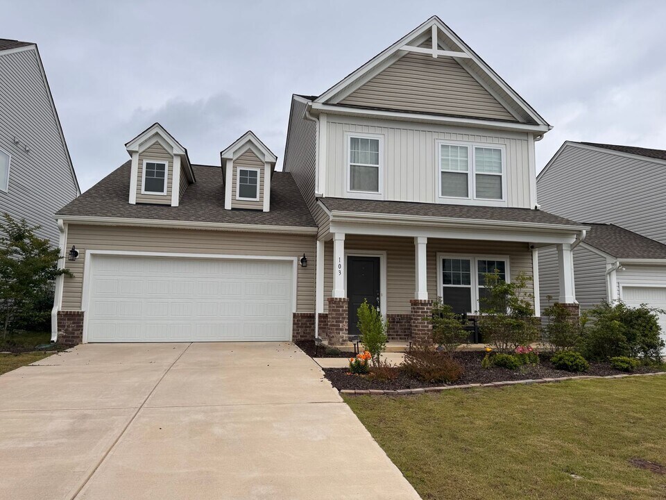 103 Centerpiece Dr in High Point, NC - Building Photo