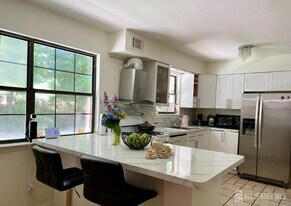 56 West Side Ave in Woodbridge Township, NJ - Building Photo