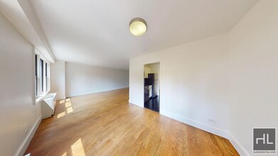 EAST 63 STREET in New York, NY - Building Photo - Building Photo