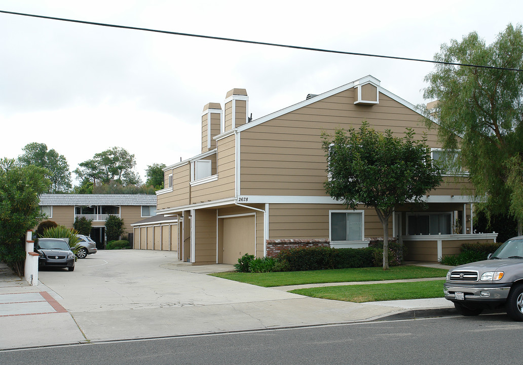 2678 Santa Ana Ave in Costa Mesa, CA - Building Photo