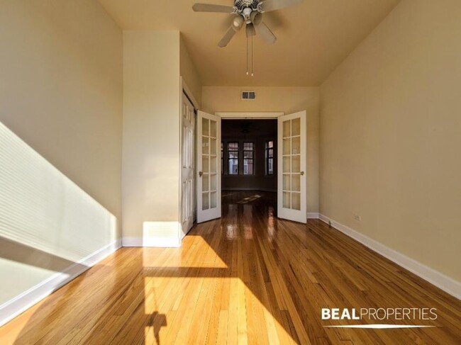 property at 558 W Aldine Ave