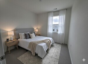 1082 SE 2nd St in Florida City, FL - Building Photo - Building Photo