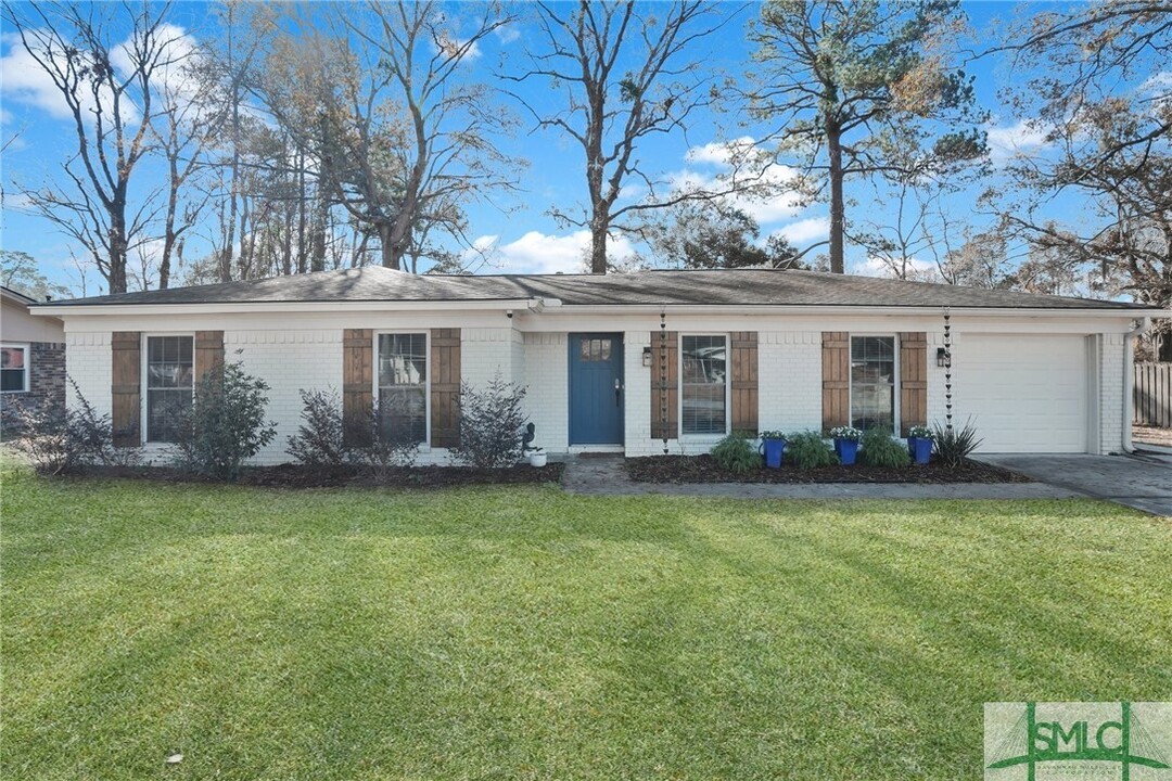 70 Quail Ln in Richmond Hill, GA - Building Photo