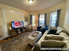 32 George St in Medford, MA - Building Photo