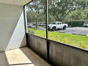 8205 Sun Spring Cir in Orlando, FL - Building Photo - Building Photo