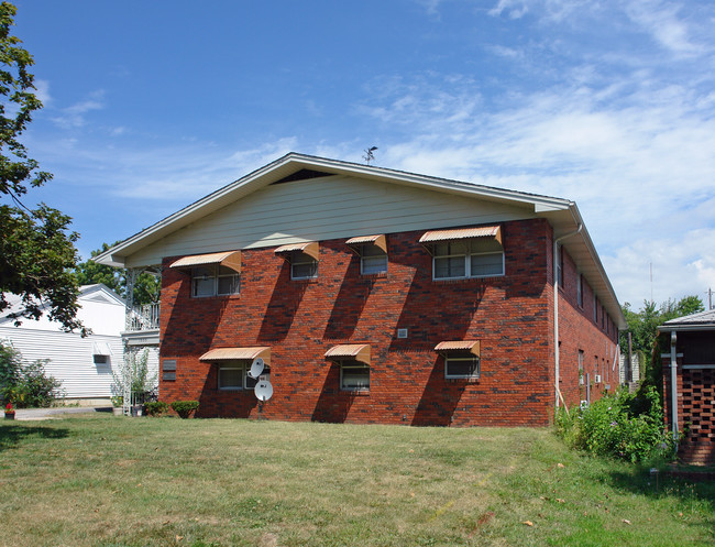 East Manor Apartments in Springfield, MO - Building Photo - Building Photo