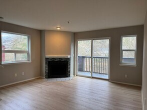 15805 Waynita Way NE in Bothell, WA - Building Photo - Building Photo