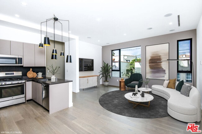 1819 1/2 Veteran Ave in Los Angeles, CA - Building Photo - Building Photo