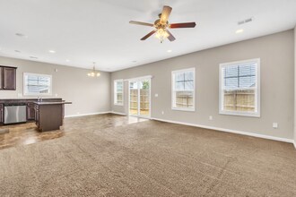 125 Viewmont Dr in Duncan, SC - Foto de edificio - Building Photo