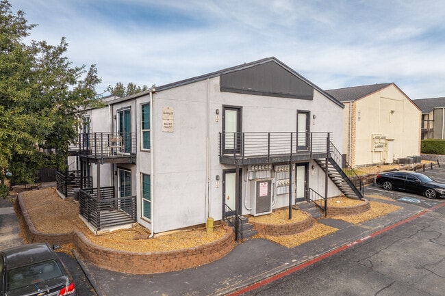 Cityscape in Dallas, TX - Building Photo - Building Photo