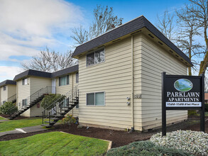 Parklawn Apartments in Forest Grove, OR - Building Photo - Building Photo