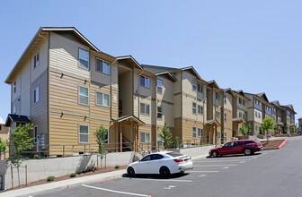 The Summit at Red Leaf in Salem, OR - Building Photo - Building Photo