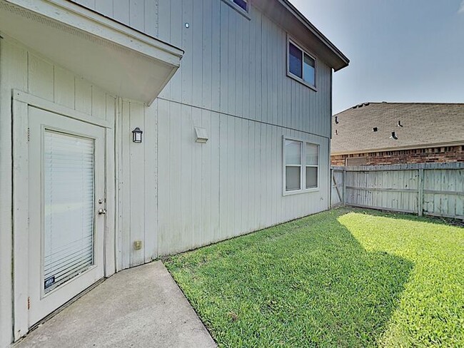 7210 Brown Dr in Corpus Christi, TX - Building Photo - Building Photo