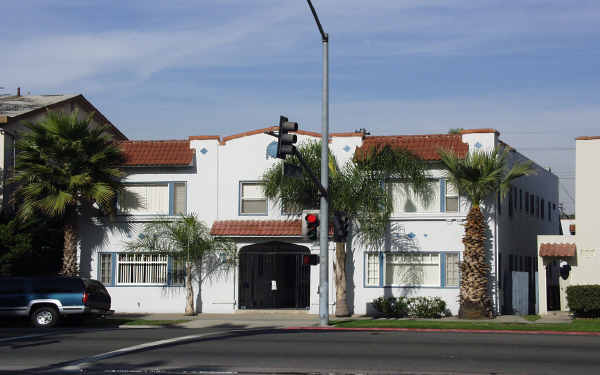 1055 E Ocean Blvd in Long Beach, CA - Building Photo - Building Photo