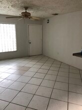 3307 Avenue I in Fort Pierce, FL - Foto de edificio - Building Photo