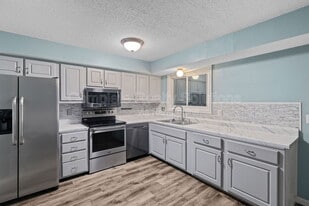 26 Timberbrook Dr in St. Peters, MO - Building Photo