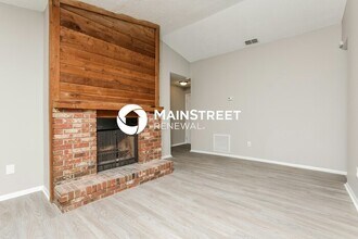 105 Whispering Pines Ct in Sanford, FL - Building Photo - Building Photo