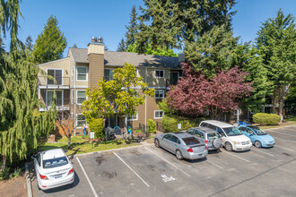 Village by the Lake in Everett, WA - Foto de edificio - Building Photo