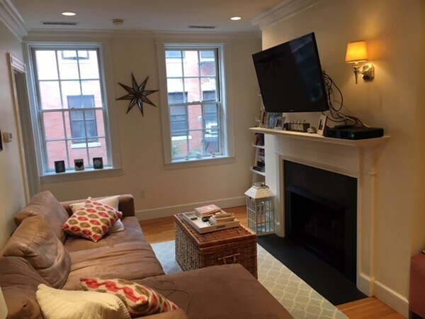 62 Myrtle St in Boston, MA - Building Photo - Building Photo