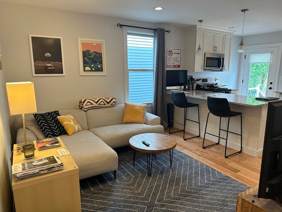 37 Porter St in Cambridge, MA - Building Photo