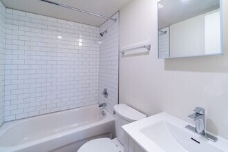 Waverly Apartments in Victoria, BC - Building Photo - Building Photo