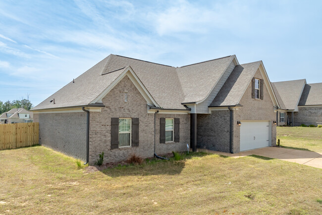 3739 Woodcutter Dr in Southaven, MS - Building Photo - Building Photo