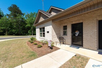 400 Ronnie Drive SE in Hartselle, AL - Building Photo - Building Photo