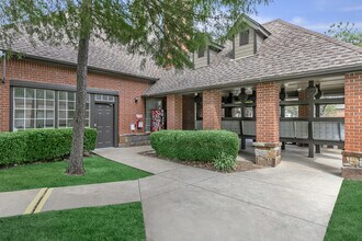 89 East in Tulsa, OK - Foto de edificio - Building Photo