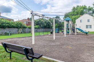 Brookville Townhomes in Alexandria, VA - Building Photo - Other