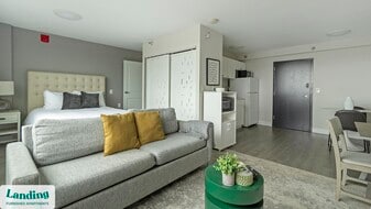 305 Dr. M.L.K. Jr St S in St. Petersburg, FL - Building Photo