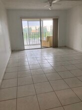 9455 W Flagler St, Unit C601 in Miami, FL - Foto de edificio - Building Photo