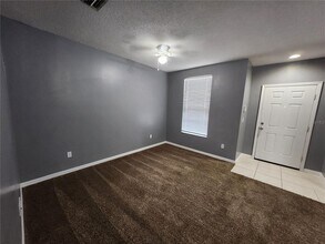 30136 Barnaby Ln in Zephyrhills, FL - Building Photo - Building Photo