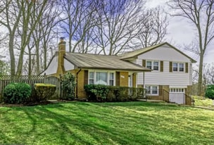 7421 Grace St in Springfield, VA - Building Photo