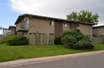 Maple Tree Apartments in Denver, CO - Building Photo - Building Photo