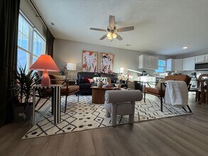 210 Taylor Dr in Wilmington, OH - Building Photo - Building Photo