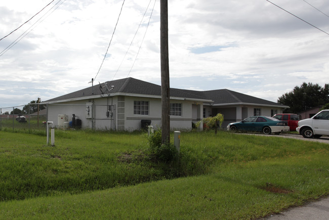 221 Hightower Ave S in Lehigh Acres, FL - Building Photo - Building Photo