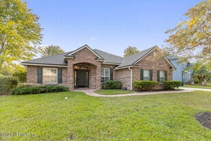 813 W American Eagle Dr in St. Augustine, FL - Building Photo