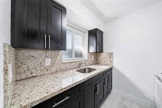 446 SW 4th Ave in Fort Lauderdale, FL - Building Photo - Building Photo