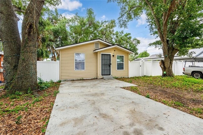 3703 E North Bay St in Tampa, FL - Building Photo - Building Photo