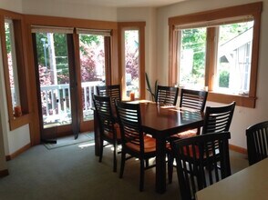 915 W Newell St, Unit Unit 1 in Seattle, WA - Building Photo - Building Photo