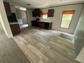 208 Dawn Ave in Interlachen, FL - Building Photo - Building Photo