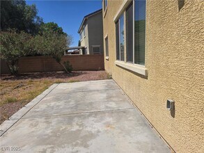 6640 April Bend Ct in North Las Vegas, NV - Foto de edificio - Building Photo