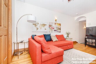 87 Myrtle St in Boston, MA - Building Photo - Building Photo